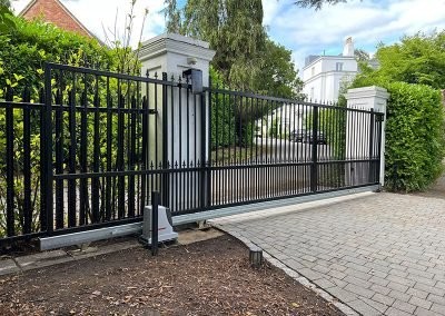 Electric Gates Ascot Sliding electric gate installation in Ascot by Royal Borough Gates